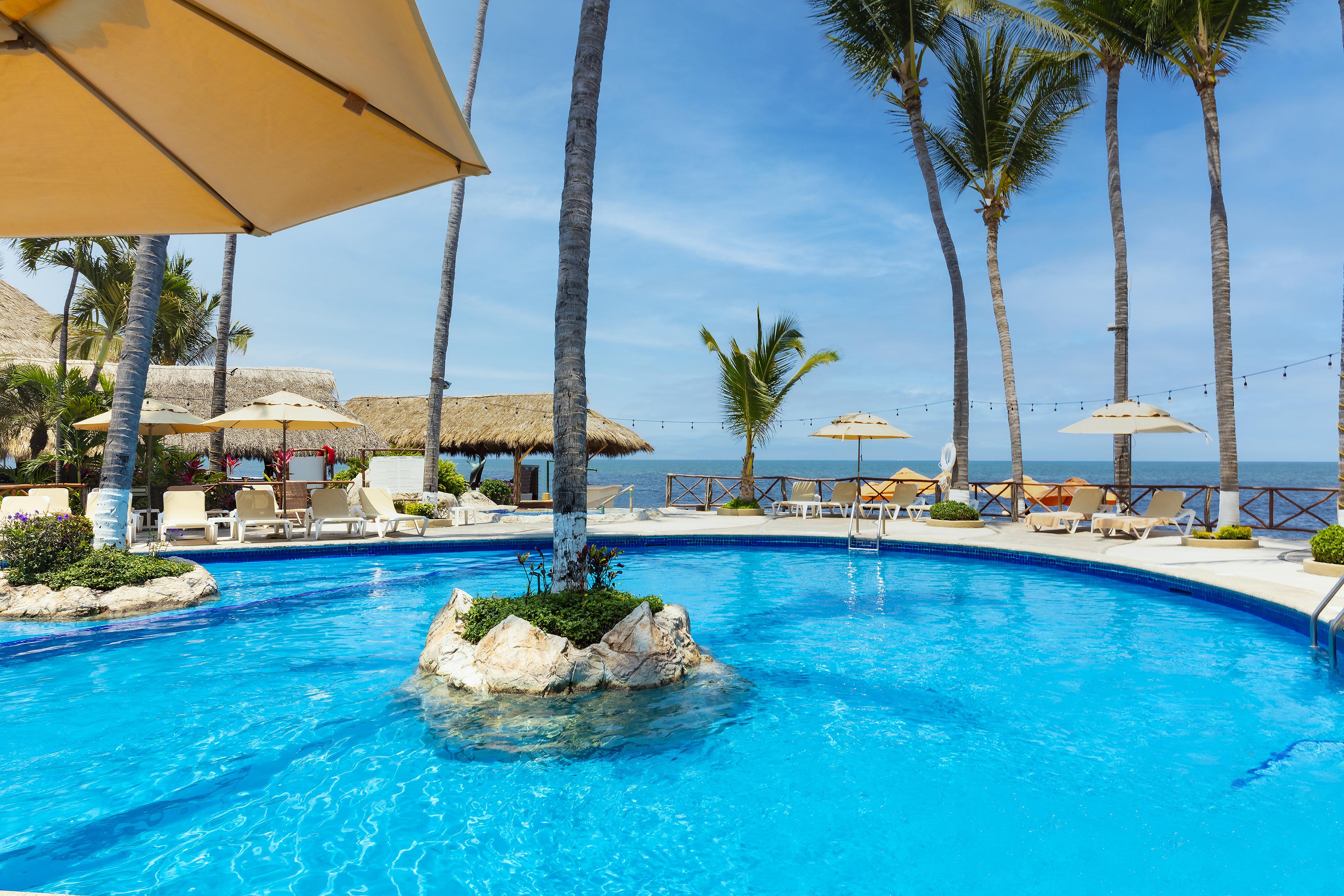 Las Palmas By The Sea All Inclusive بويرتو فالارتا المظهر الخارجي الصورة