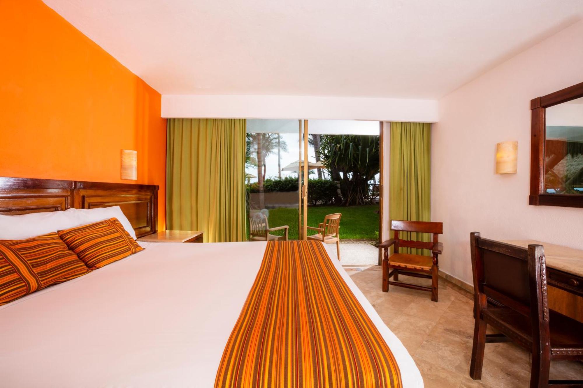Las Palmas By The Sea All Inclusive بويرتو فالارتا المظهر الخارجي الصورة