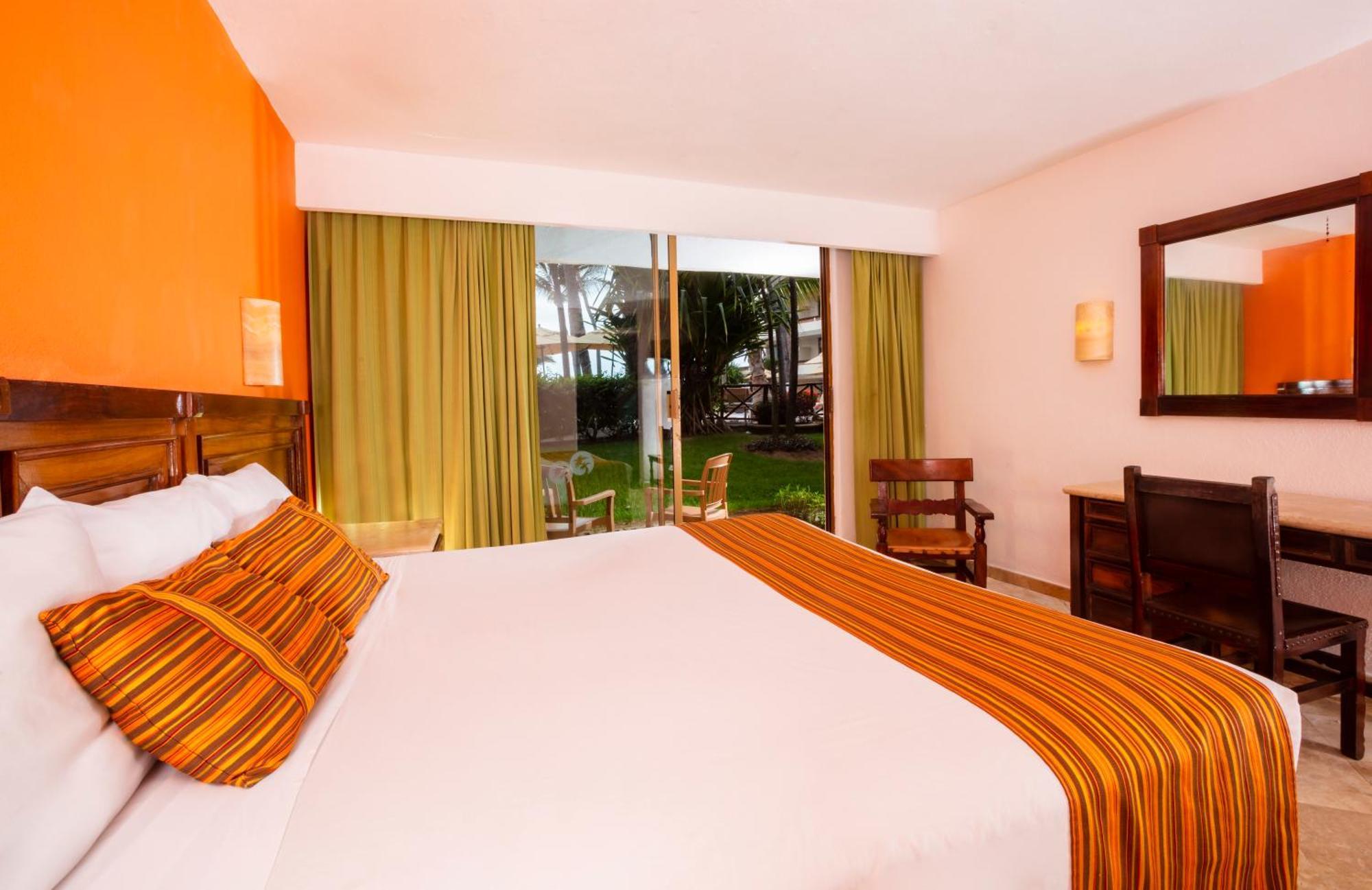 Las Palmas By The Sea All Inclusive بويرتو فالارتا المظهر الخارجي الصورة