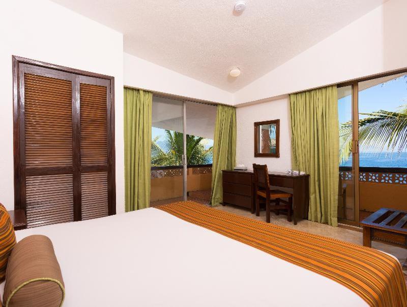 Las Palmas By The Sea All Inclusive بويرتو فالارتا الغرفة الصورة